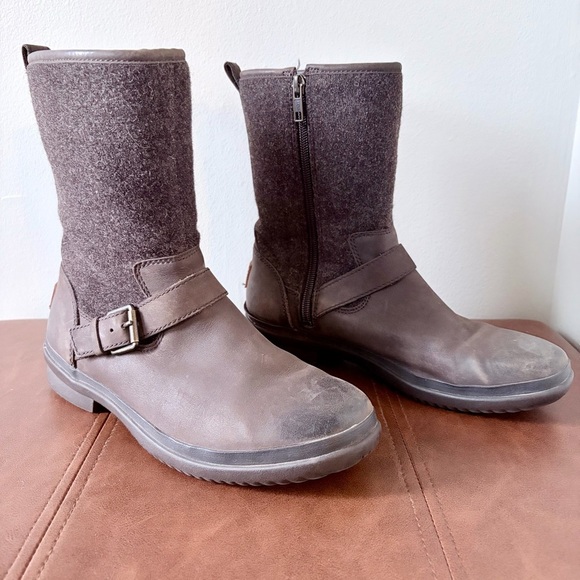 UGG Shoes - Ugg Robbie Waterproof Boots